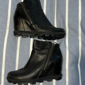 Sorel wedge boots
